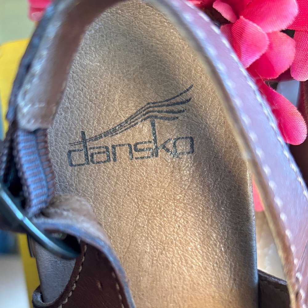 Dansko Women’s Brown Leather Slingback Heels - Picture 6 of 7